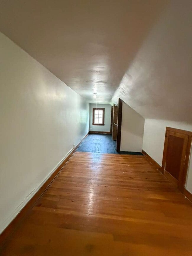 Building Photo - 72 Harriman Ave