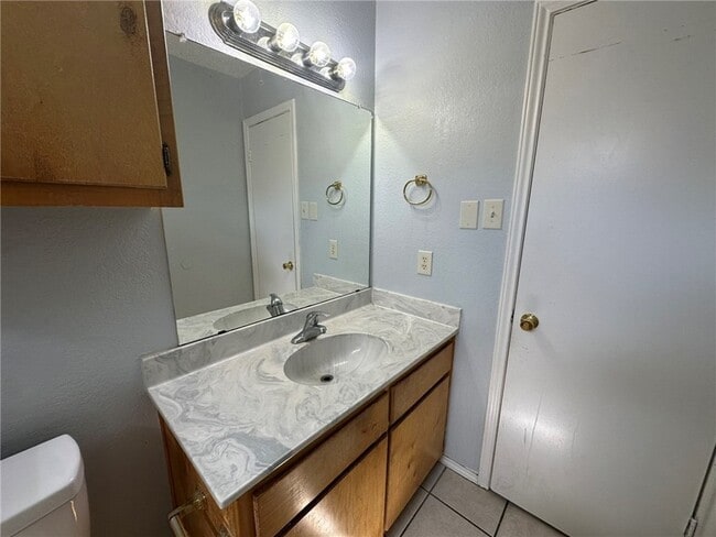 Building Photo - 2189 Spring Park Dr