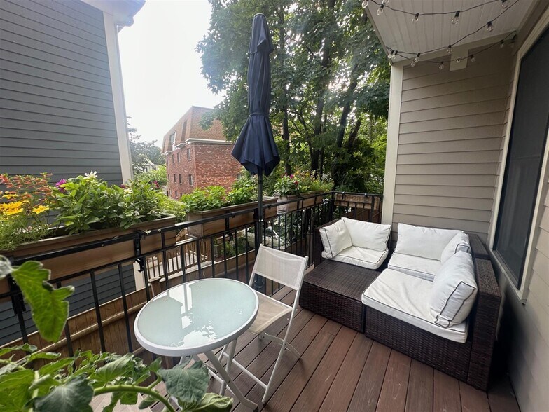 Building Photo - 22 Linden Ave