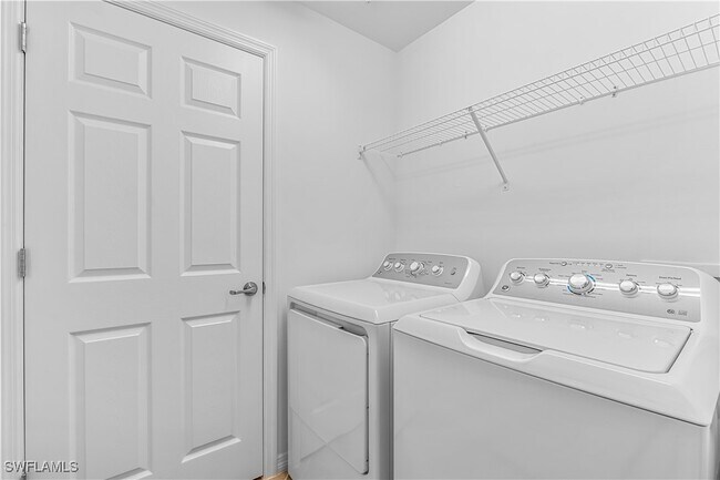 Building Photo - 15943 Grassland Ln