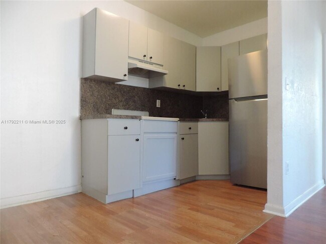 Building Photo - 3615 Thomas Ave