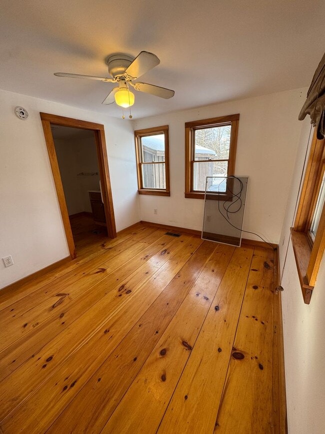 Building Photo - Charming Two-Bedroom Home in a Peaceful Wooded Setting