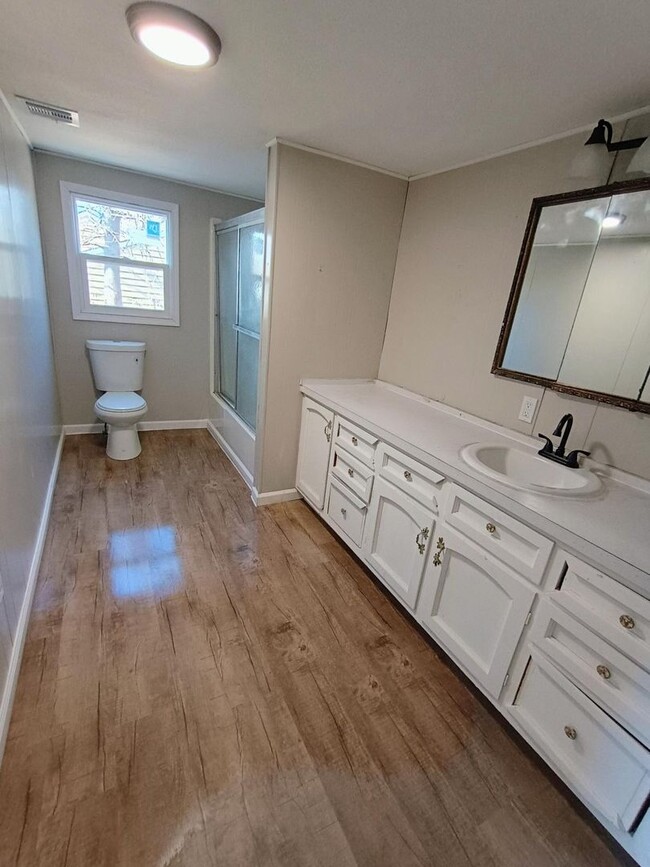 Building Photo - 2 Bed Home in Lamar – Feels Like Home