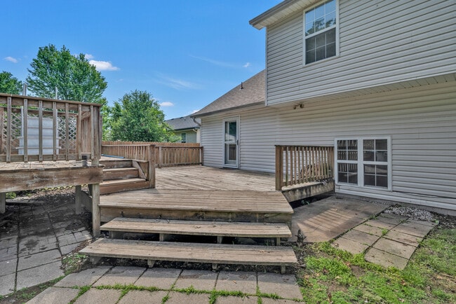 Building Photo - 1427 Logan Dr
