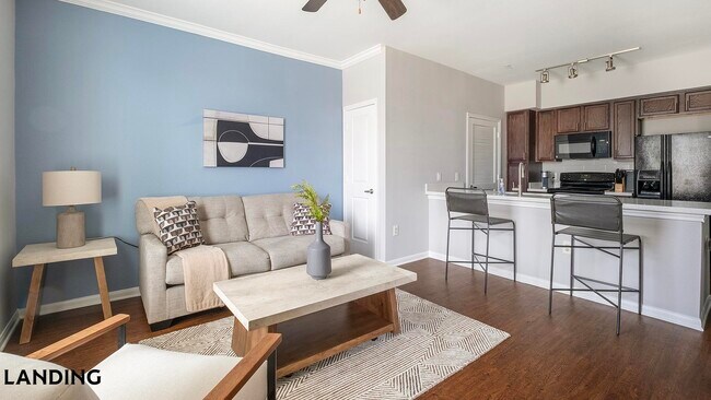 Building Photo - 14807 Woodland Hills Dr