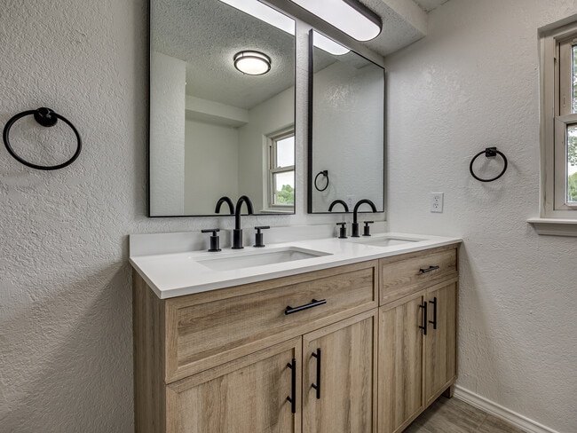 Building Photo - 4821 Cinderella Dr