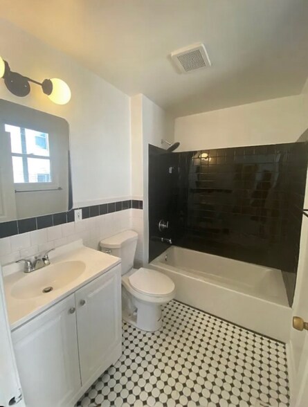 Building Photo - 811 Gorsuch Ave