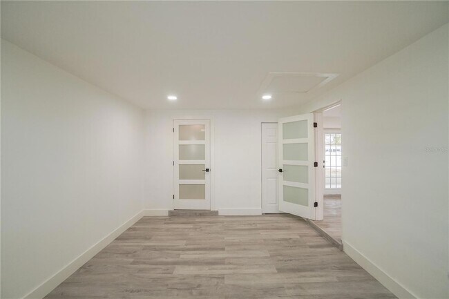 Building Photo - 985 Liberty St