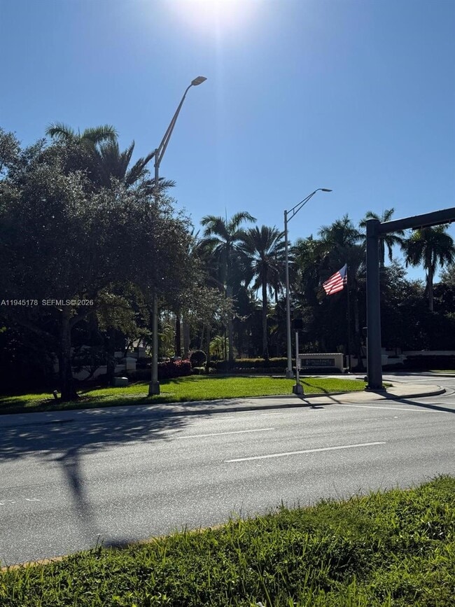 Building Photo - 6598 W Sample Rd