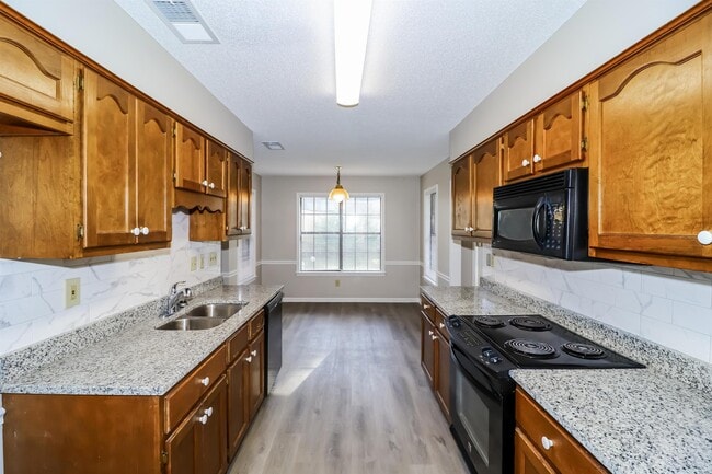 Building Photo - 6491 Tarus Dr