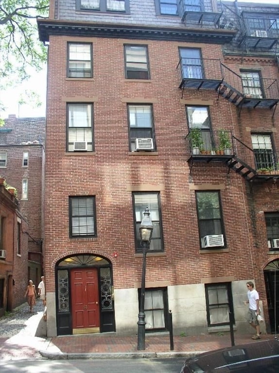 Building Photo - 53 Hancock St