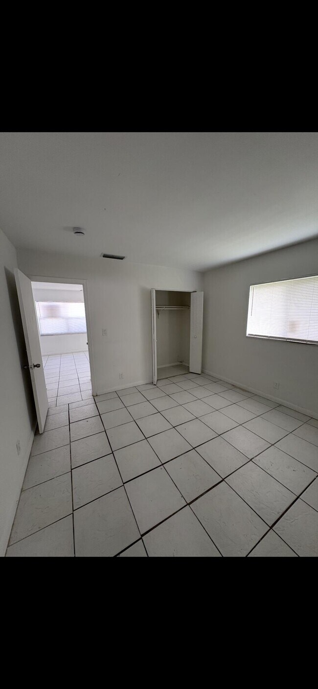 Building Photo - 4031 NW 30th Terrace