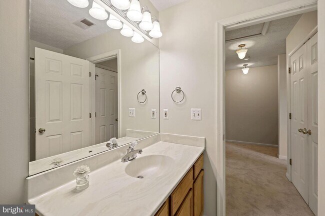 Building Photo - 321 Copperfield Ln