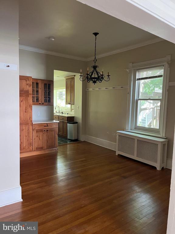 Building Photo - 210 Grayling Ave