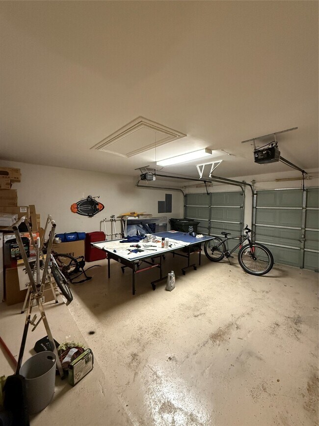 Building Photo - 814 Spring Mist Ct