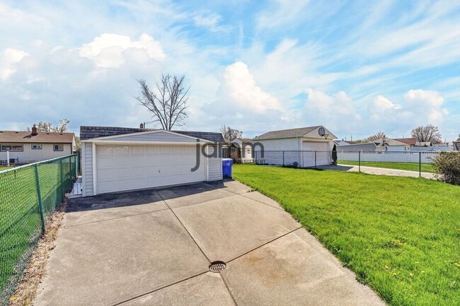 Building Photo - 16261 Remora Blvd