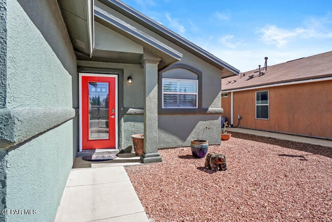 Building Photo - 14041 Sandy Rock Dr