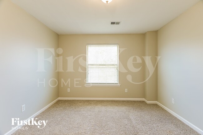 Building Photo - 465 W Park Dr