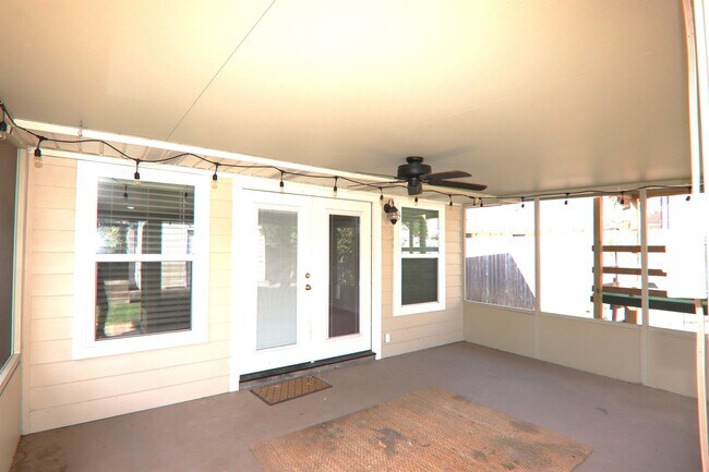 Building Photo - 3107 Moor Dr