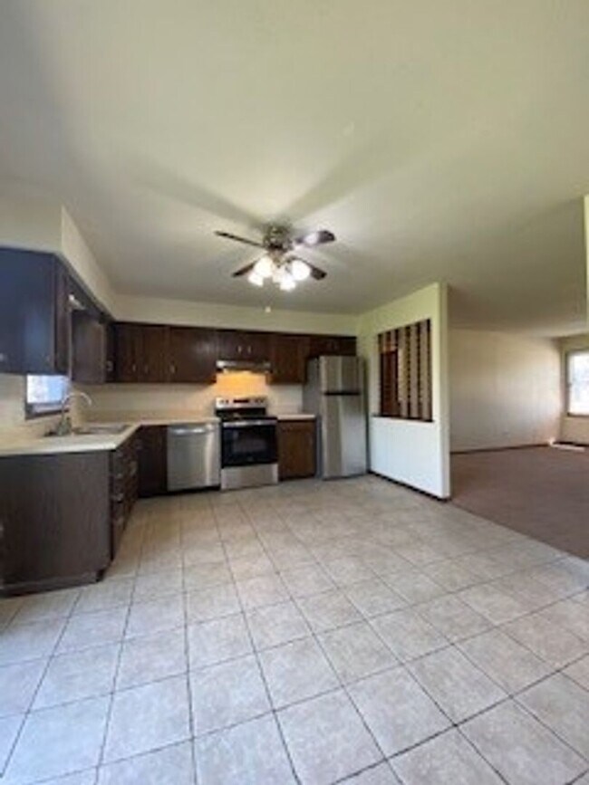 Building Photo - 1312 Co Rd 6