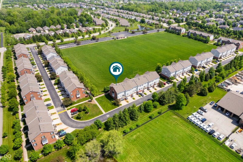 Building Photo - 3546 N Golden Gate Dr
