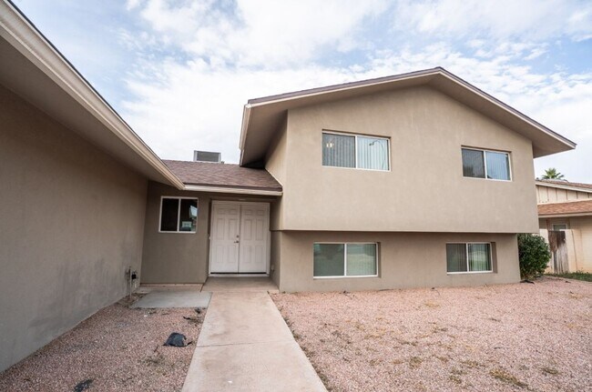 Building Photo - 1720 E Hermosa Dr