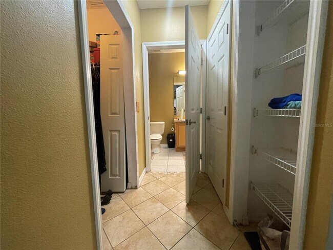 Building Photo - 6007 Skydale Way