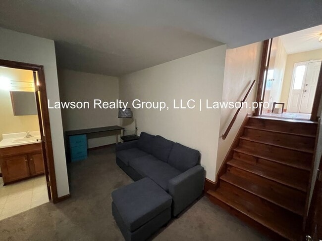 Building Photo - 2217 Jefferson St SW