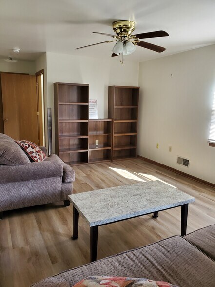 Building Photo - 379 Dille St
