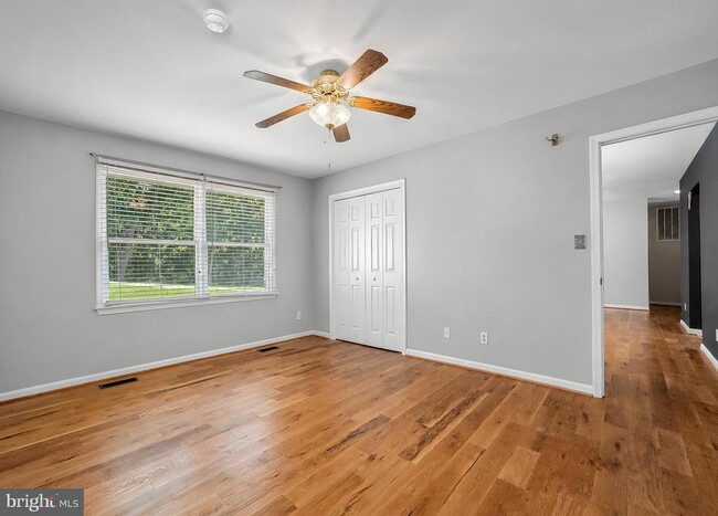 Building Photo - 8433 Sailboat Ln