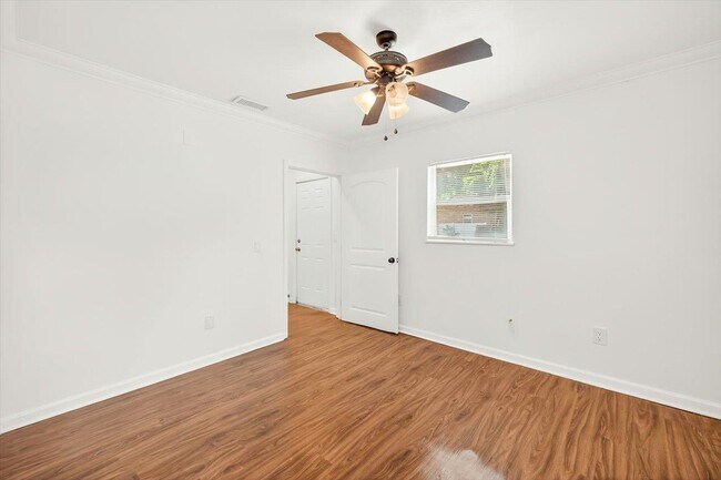 Building Photo - 4214 Woodcrest St