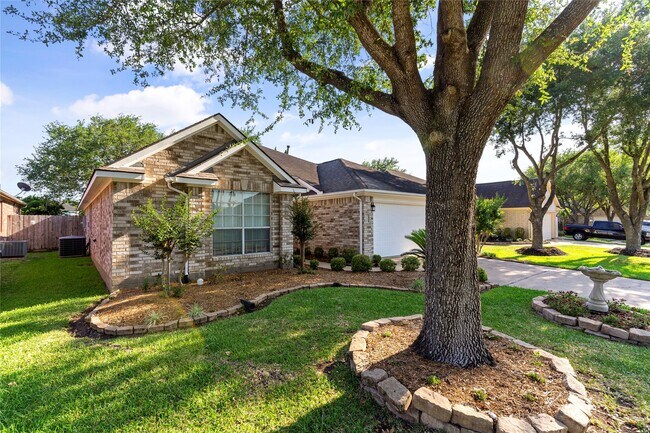 Building Photo - 3135 Stratford Bend Dr