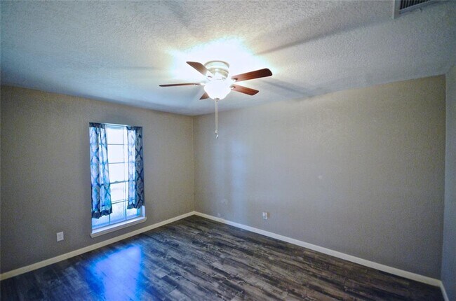 Building Photo - 3543 Tamarisk Ln