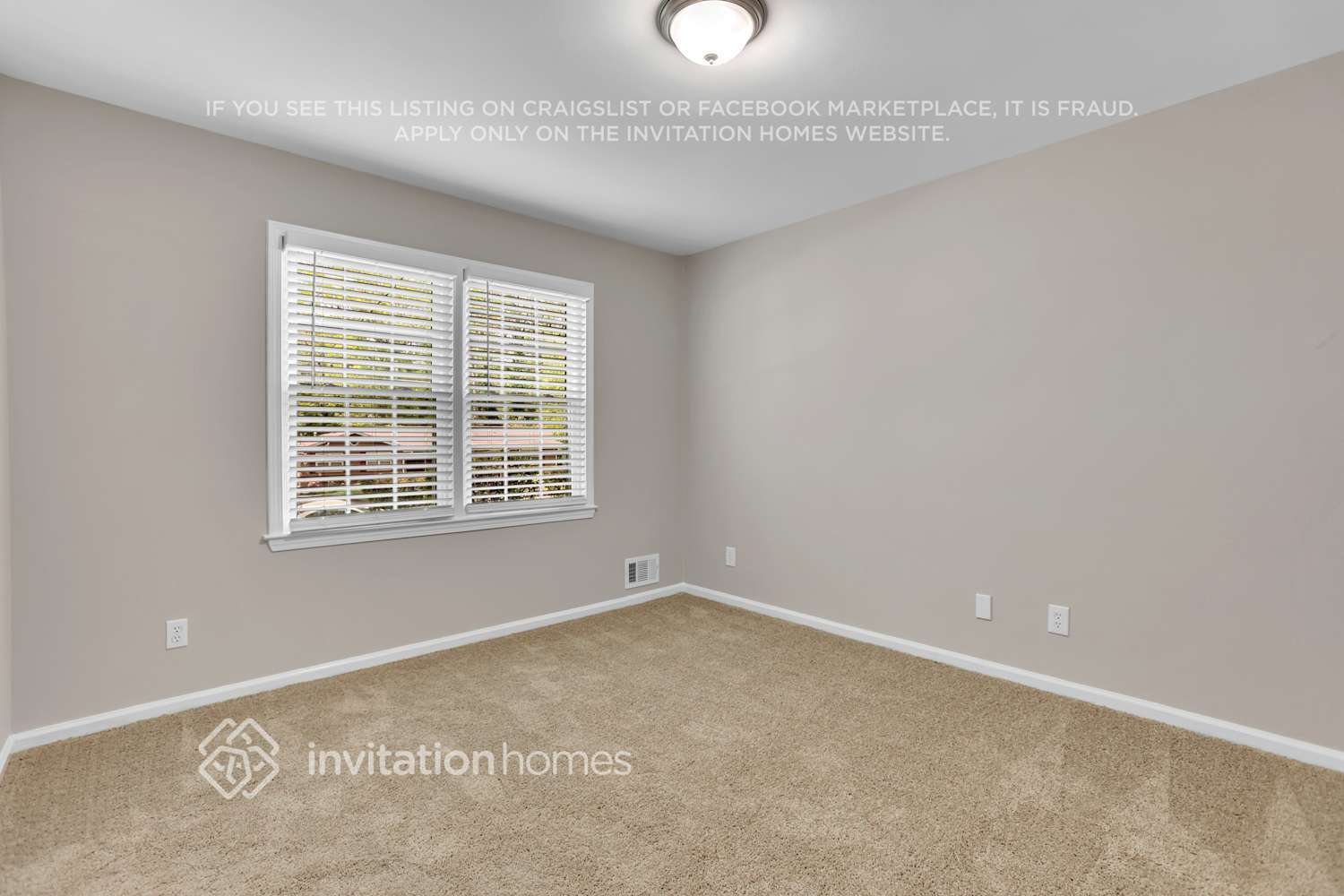 Building Photo - 3458 Charlemagne Dr