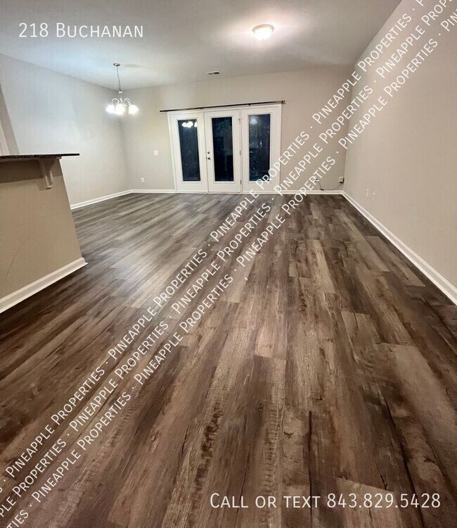 Building Photo - 218 Buchanan-