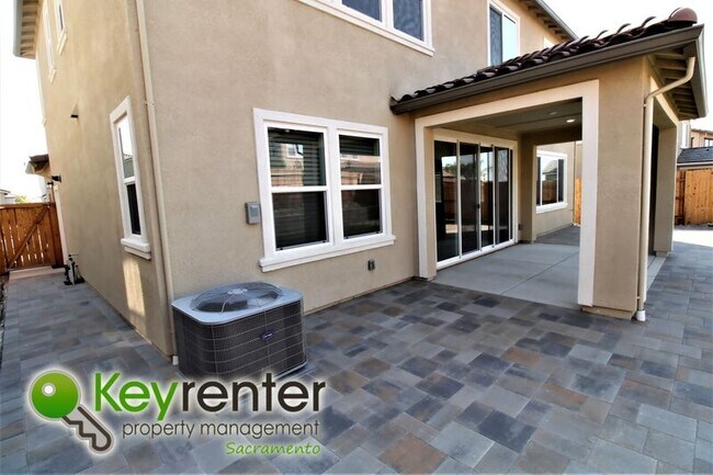 Building Photo - 4684 Flagstaff Dr
