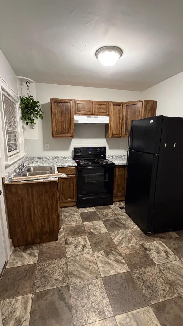 Building Photo - 914 Clark St