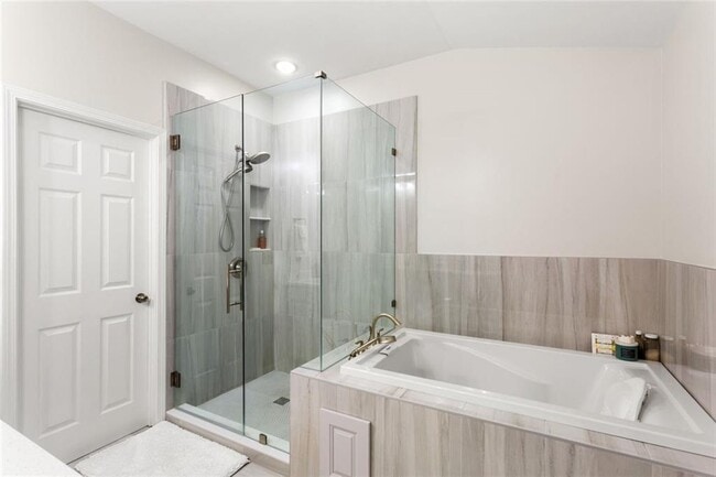 Building Photo - 4324 Laurel Creek Ct SE