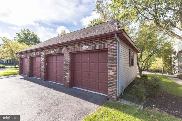 Building Photo - 1346 Chanticleer-