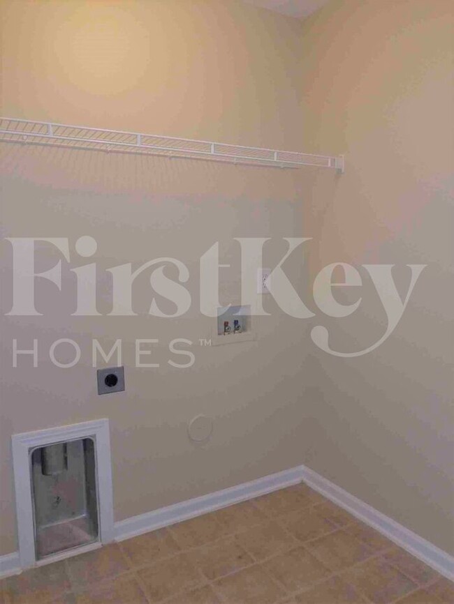 Building Photo - 8019 Bushy Creek Dr