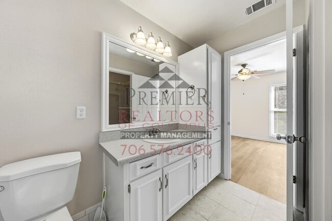 Building Photo - 4668 Bridlewood Dr