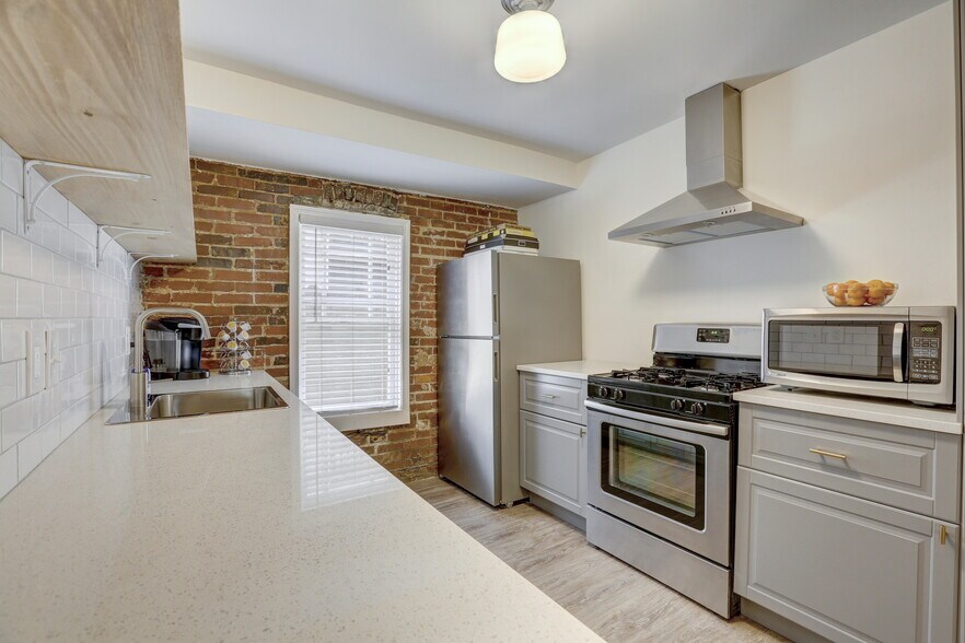 Building Photo - 352 5th Street NE
