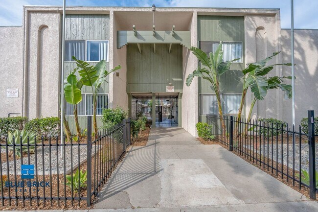 Building Photo - 8123 Langdon Ave