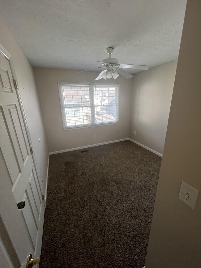 Building Photo - 152 Meadow Ridge Dr