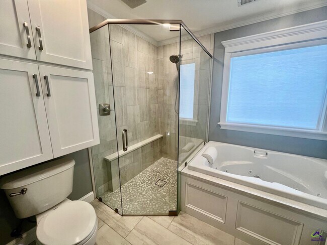 Building Photo - 404 Beechwood Dr