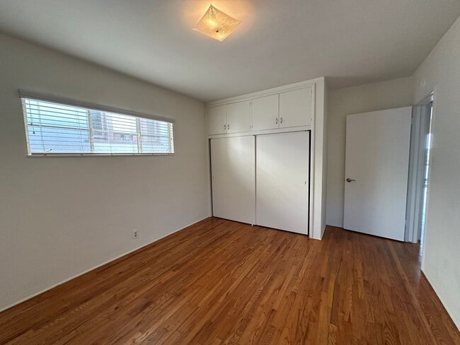 Building Photo - Riviera 1 Bdrm with City Views!