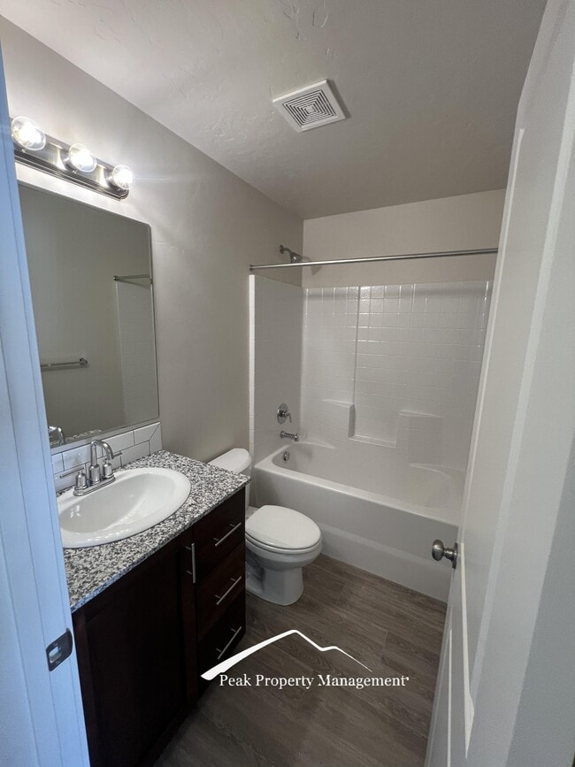 Building Photo - 2235 S Sockeye Pl