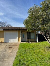 Building Photo - COMPLETELY REMODELED 2 BEDROOM DUPLEX IN ROCKLIN!!