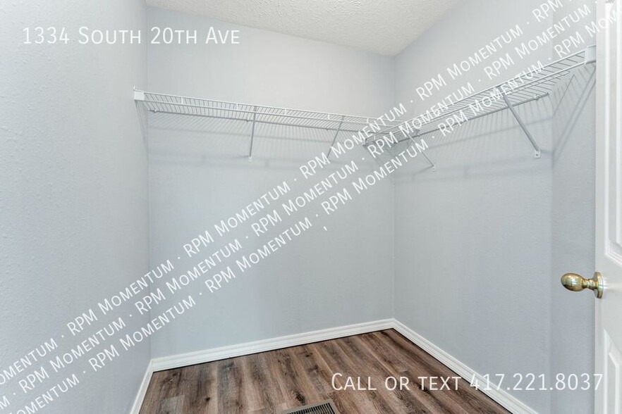 Building Photo - 1334 S 20th Ave