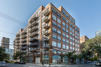 Building Photo - 933 W Van Buren St